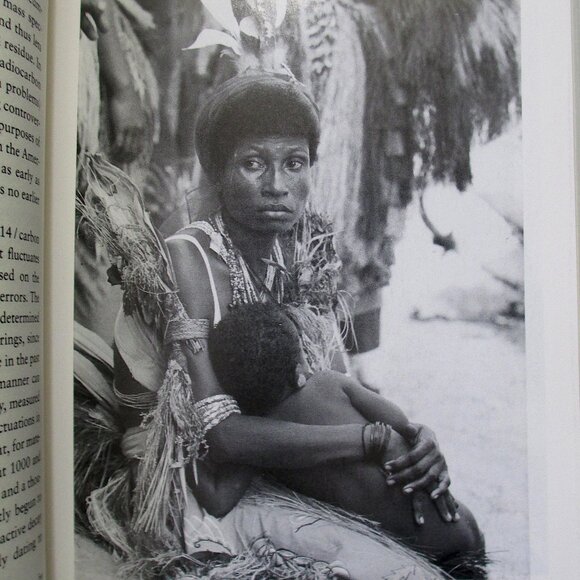 Book - Guns, Germs, and Steel: The Fates of Human Societies by Jared Diamond - Picture 6 of 10